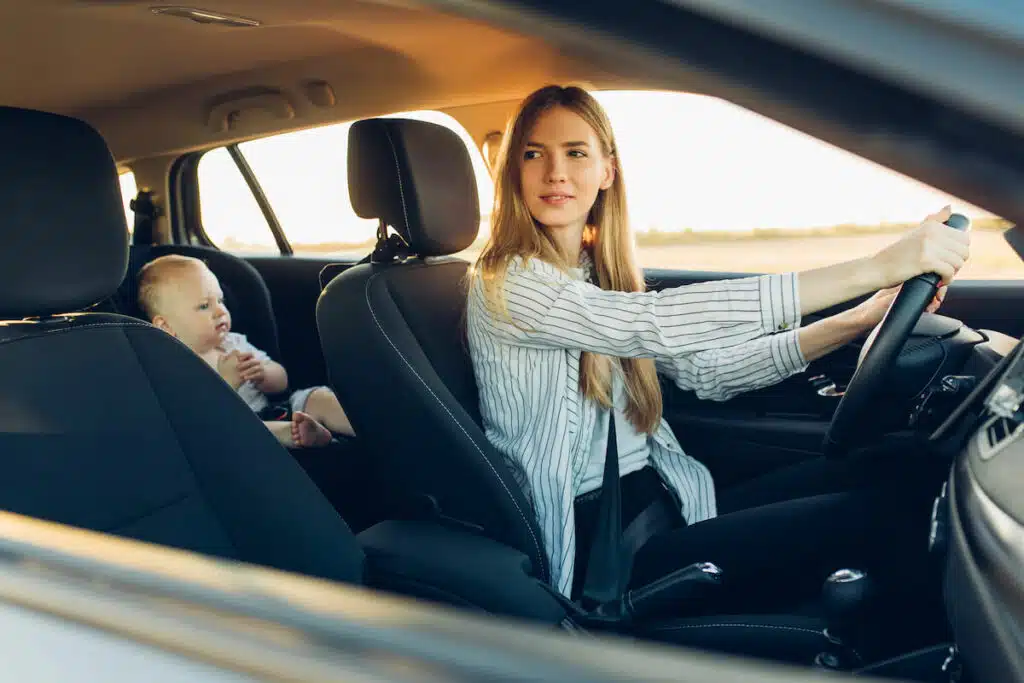 Rückspiegel Baby Auto, 360° Schwenkbar Rücksitzspiegel mit Gefederten Clips  für Babys, Bruchsicherer Auto-Rückspiegel Spiegel Auto Baby für Meisten Auto  : : Baby
