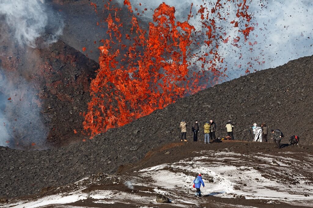 Cotopaxi spuckt Asche: Vulkanausbruch in Ecuador
