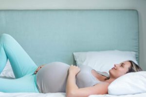 Schlafpositionen in der Schwangerschaft: Gut schlafen mit Baby im Bauch