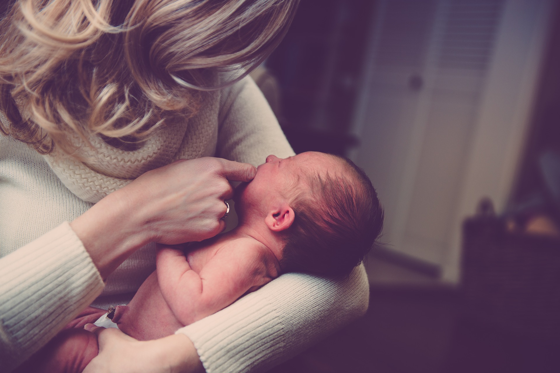 Bauchnabelentzündung beim Baby – Ratgeber für besorgte Eltern