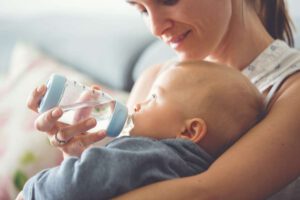 Kann Dein Baby Wasser aus der Leitung unbedenklich trinken? So kannst Du es testen!